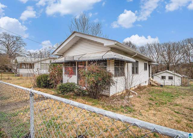 Property at 126 Front St, Adamsville, AL 35005, 2 beds, 1 bath