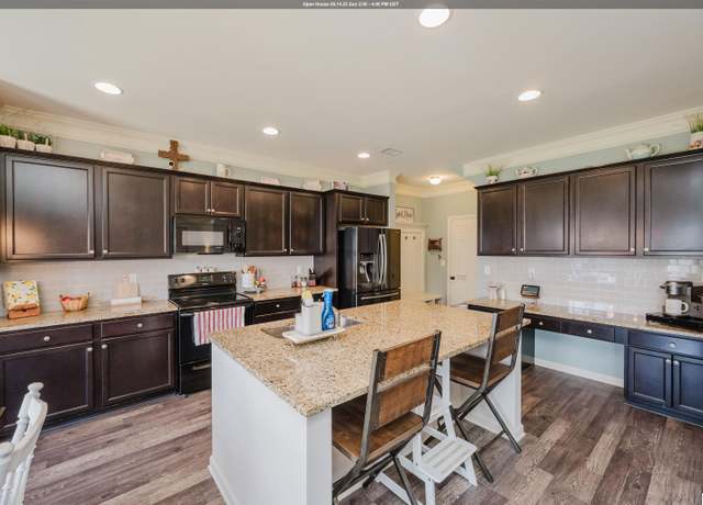 Property at 7023 Kensington Ave, Calera, AL 35040, 4 beds, 3 baths