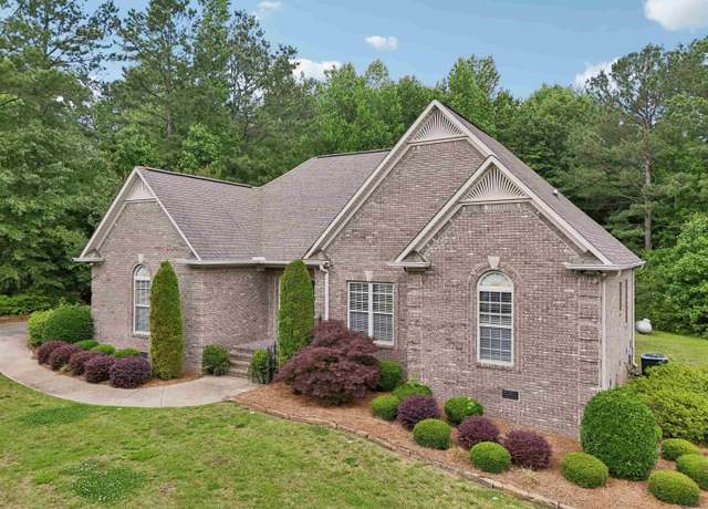 Property at 2154 Alabama Ave, Oneonta, AL 35121, 3 beds, 2 baths