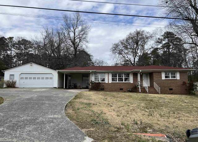 Property at 206 Mountain Dr, Trussville, AL 35173, 3 beds, 1.5 baths