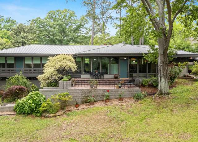 Property at 14 W Lakeshore Dr, Homewood, AL 35209, 4 beds, 3 baths