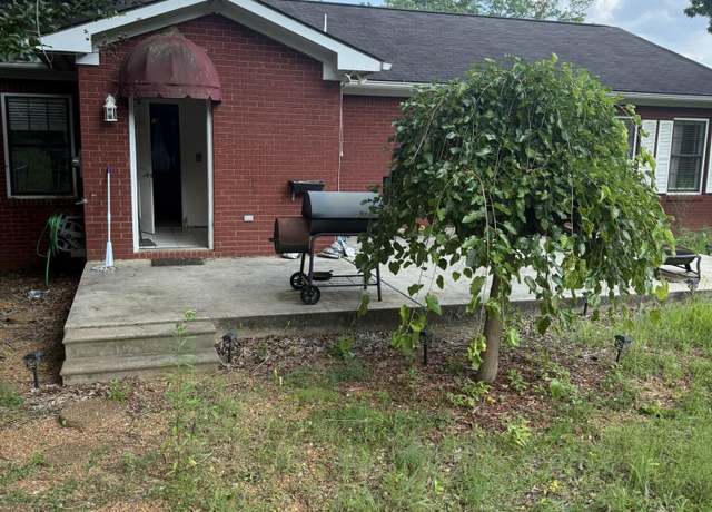 Property at 611 Freeman Ave, Bridgeport, AL 35740, 3 beds, 2 baths