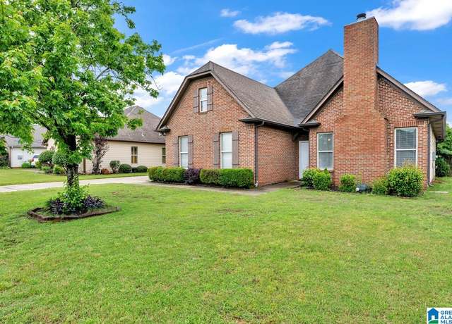 Property at 844 Barkley Dr, Alabaster, AL 35007, 4 beds, 2 baths