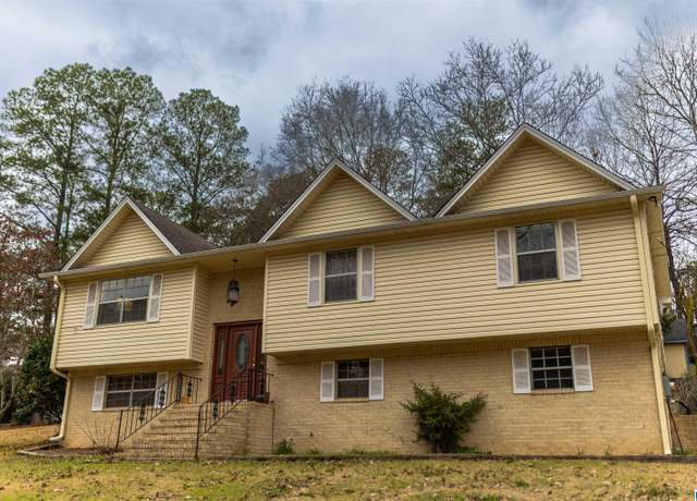 Property at 1445 Navajo Trl, Alabaster, AL 35007, 3 beds, 2.5 baths