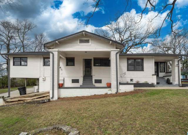 Property at 1617 Mountain Dr, Tarrant, AL 35217, 3 beds, 2 baths
