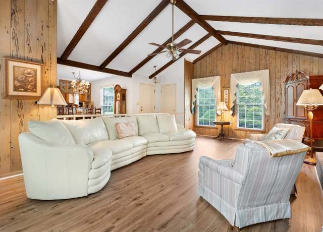 Property at 1867 Valgreen Ln, Hoover, AL 35226, 3 beds, 2 baths