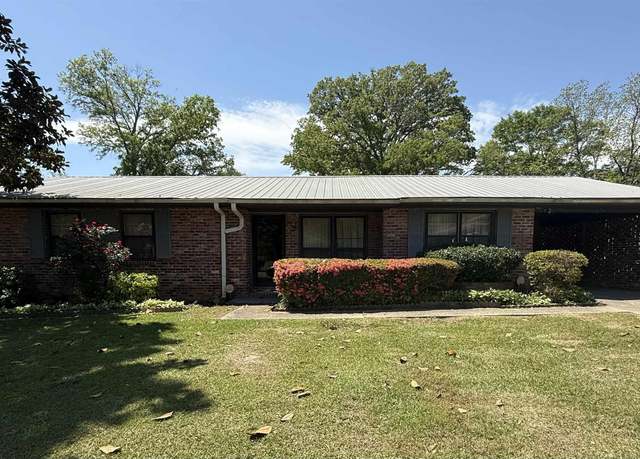 Property at 414 Davis St, Talladega, AL 35160, 3 beds, 2 baths