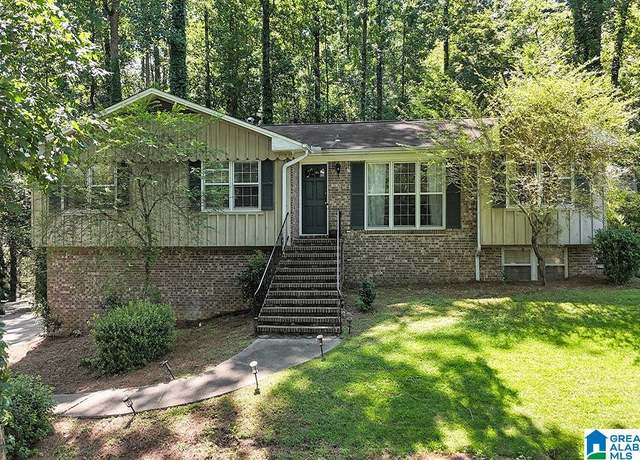 Property at 2224 Mountain Creek Trl, Hoover, AL 35226, 4 beds, 3 baths