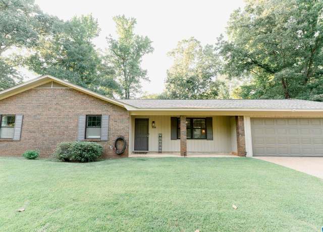 Property at 11235 Marion Oaks Dr, Tuscaloosa, AL 35405, 3 beds, 2 baths