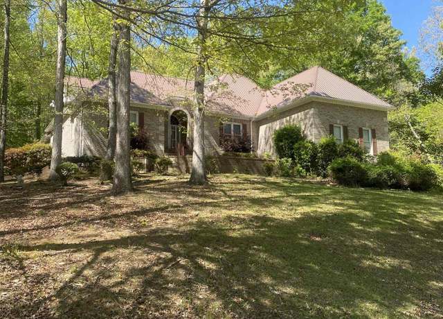 Property at 8054 Lake Dr, Trussville, AL 35173, 4 beds, 3.5 baths