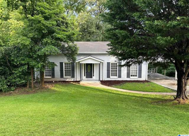 Property at 1129 Regent Dr, Hoover, AL 35226, 4 beds, 3 baths