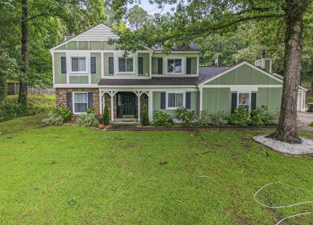 Property at 1102 W Magnolia Dr, Sylacauga, AL 35150, 4 beds, 3.5 baths