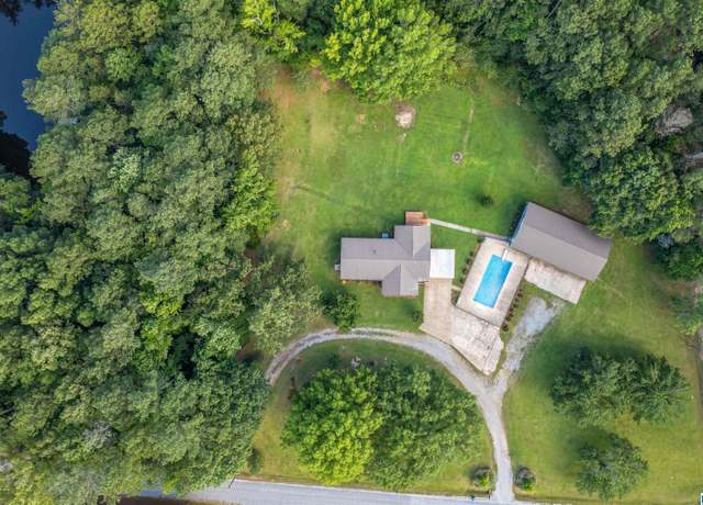 Property at 880 Rolling Hills Rd, Gadsden, AL 35901, 3 beds, 2.5 baths