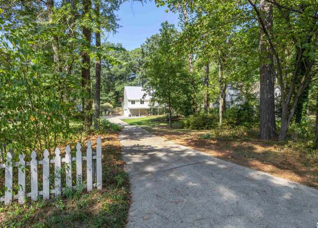 Property at 121 Cobblestone Ln, Hoover, AL 35244, 3 beds, 2 baths
