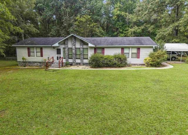 Property at 15 Silver Ln, Alabaster, AL 35007, 3 beds, 2 baths