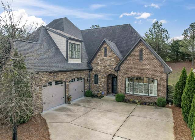 Property at 1032 Danberry Ln, Hoover, AL 35242, 3 beds, 3.5 baths