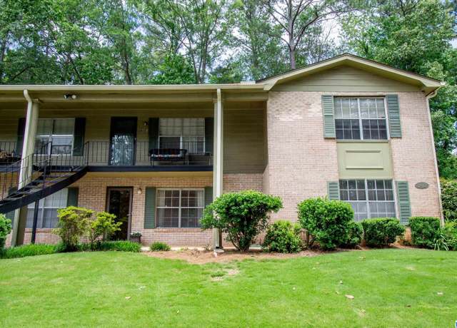 Property at 2815 Georgetown Dr Unit E, Hoover, AL 35216, 3 beds, 2 baths