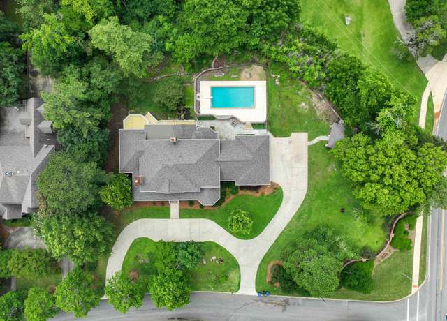 Property at 3605 Carisbrooke Pkwy, Hoover, AL 35226, 6 beds, 4 baths
