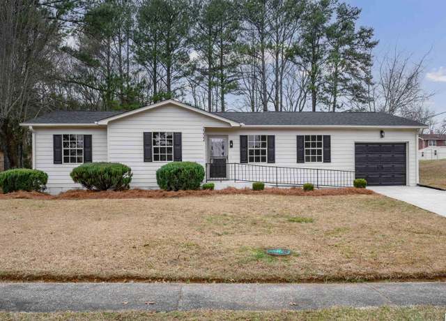 Property at 2332 9th Pl NW, Center Point, AL 35215, 3 beds, 2 baths