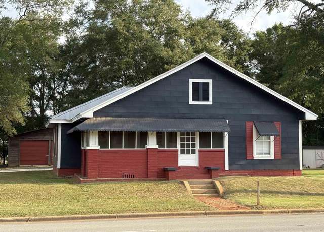 Property at 410 Memorial Dr, Piedmont, AL 36272, 3 beds, 2 baths