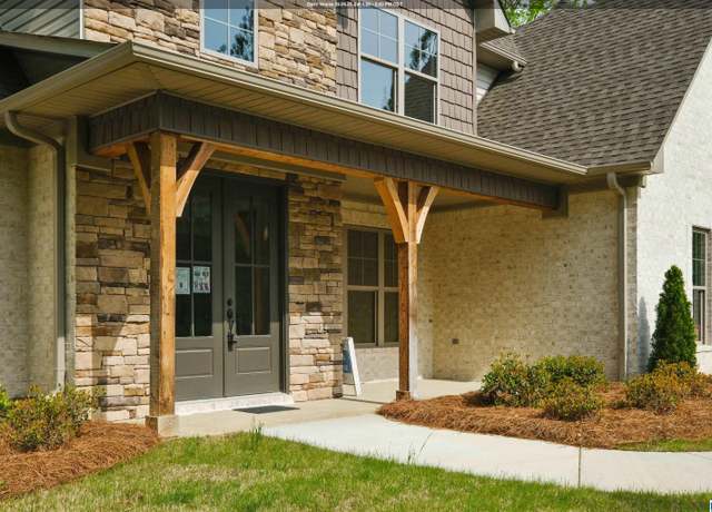 Property at 562 Cornerstone Dr, Calera, AL 35040, 5 beds, 3 baths