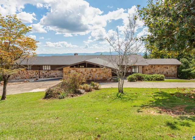 Property at 2 Rendalia Rd, Anniston, AL 36207, 5 beds, 5.5 baths