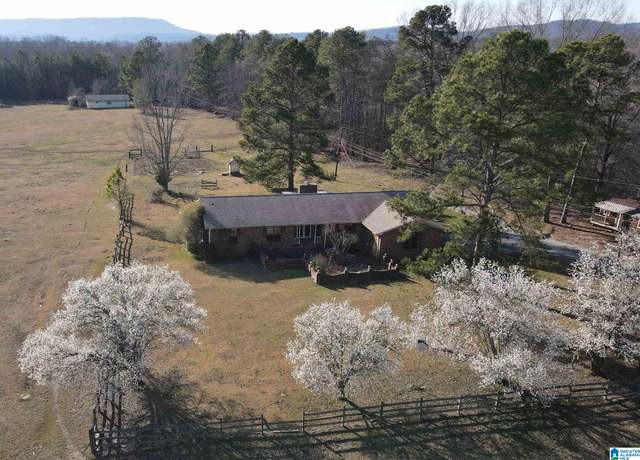 Property at 1016 Wesson Lake Rd, Attalla, AL 35954, 3 beds, 2.5 baths
