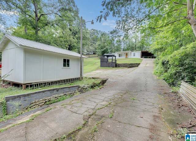 Property at 533 Birmingham Ave, Trussville, AL 35173, 3 beds, 2 baths