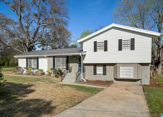 Property at 2305 2nd St NE, Center Point, AL 35215, 3 beds, 2 baths