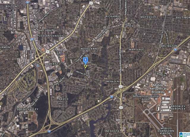 Property at 1300 Boltons Branch Dr #8, Mobile, AL 36606