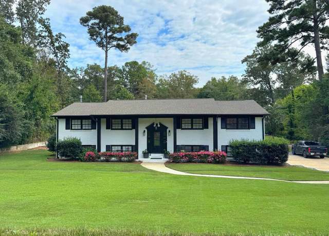 Property at 3240 Mockingbird Ln, Hoover, AL 35226, 4 beds, 3 baths