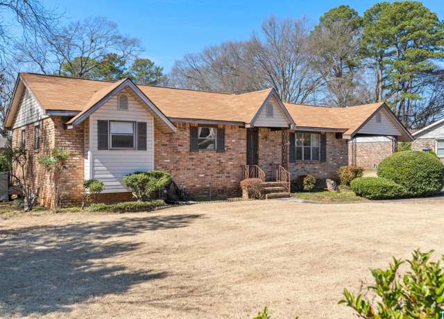 Property at 141 Newport Dr, Hueytown, AL 35023, 3 beds, 2 baths