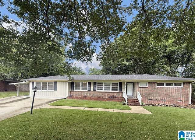 Property at 412 Maiden Ln, Hoover, AL 35226, 3 beds, 2 baths