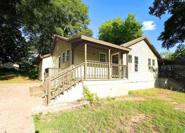 Property at 417 Lapsley Ave, Anniston, AL 36207, 5 beds, 2 baths