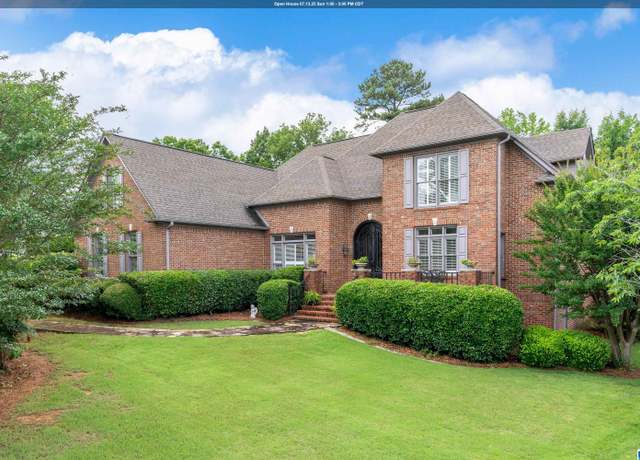 Property at 3846 Carisbrooke Dr, Hoover, AL 35226, 4 beds, 3.5 baths