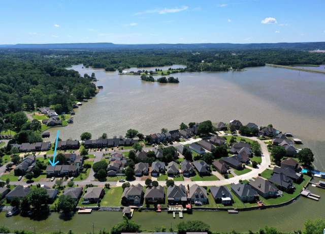 Property at 108 Lakepoint Dr, Gadsden, AL 35901, 3 beds, 2.5 baths