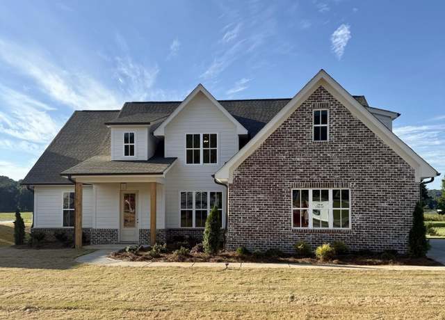 Property at 306 Lake Creek Dr, Guntersville, AL 35976, 5 beds, 3 baths