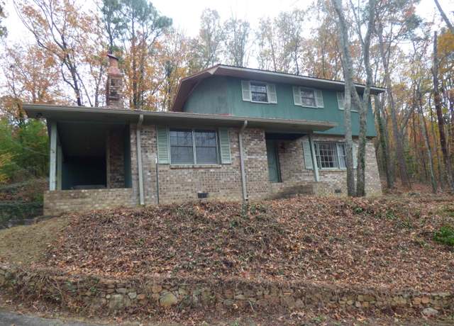Property at 97 Fairway Dr, Anniston, AL 36207, 3 beds, 2.5 baths