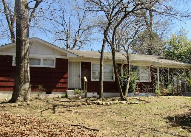 Property at 641 Park Ave, Fairfield, AL 35064, 4 beds, 2.5 baths