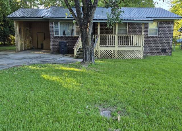 Property at 2080 Carson St, Calera, AL 35040, 4 beds, 2 baths