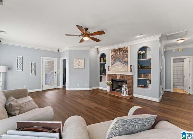 Property at 209 Vineyard Ln, Birmingham, AL 35242, 5 beds, 2 baths