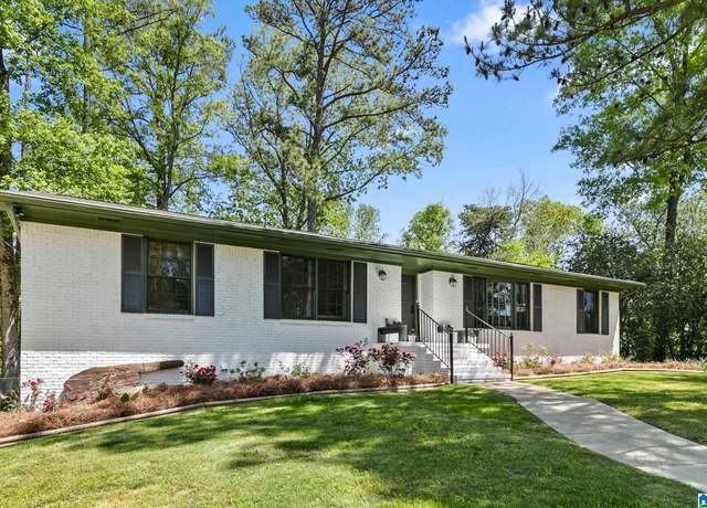 Property at 1130 Camelot Cir, Hoover, AL 35226, 4 beds, 2.5 baths
