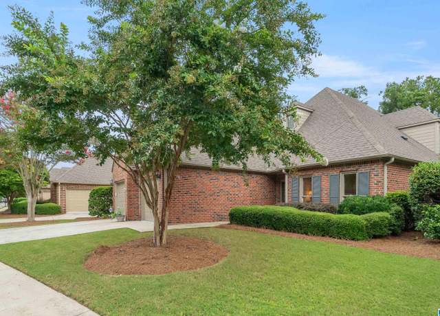 Property at 176 University Park Dr, Homewood, AL 35209, 4 beds, 3 baths
