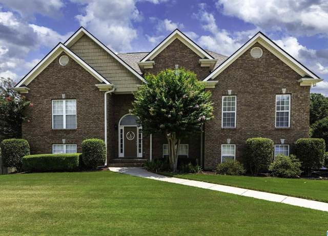 Property at 627 Wynlake Cv, Alabaster, AL 35007, 4 beds, 3.5 baths
