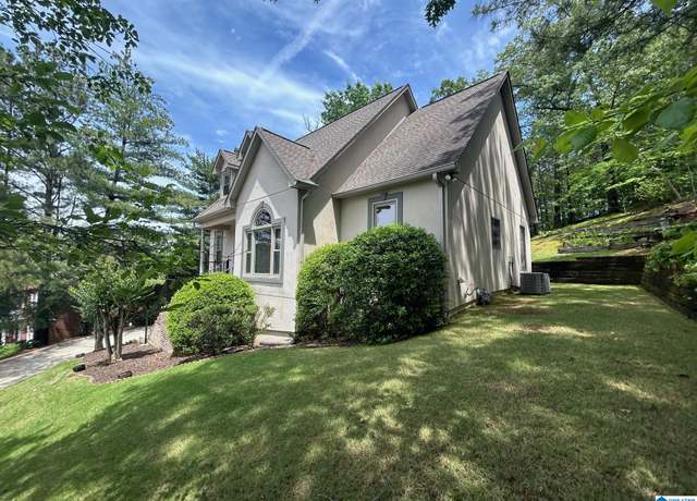 Property at 5808 Willow Lake Dr, Hoover, AL 35244, 5 beds, 4.5 baths