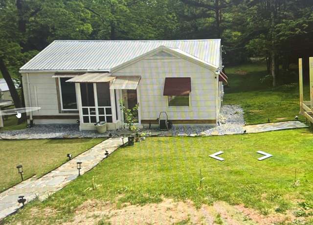 Property at 1135 Berry St, Leeds, AL 35094, 2 beds, 1 bath