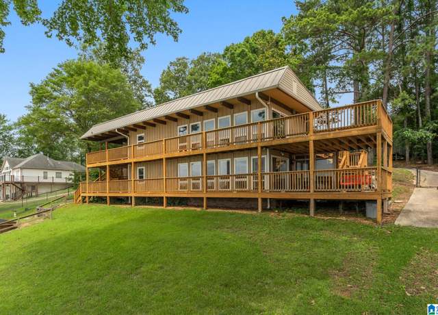 Property at 300 Mays Bend Ln, Pell City, AL 35128, 4 beds, 2.5 baths