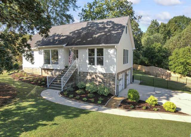 Property at 2825 Cahawba Trl, Birmingham, AL 35243, 4 beds, 2 baths