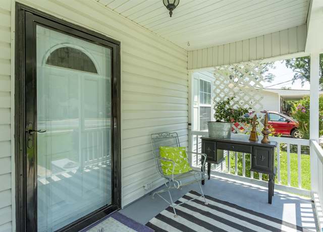 Property at 317 N Main St, Columbiana, AL 35051, 3 beds, 2 baths