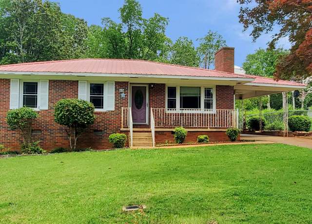 Property at 1121 Cook Dr, Sylacauga, AL 35150, 3 beds, 1 bath
